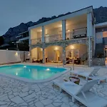 Mia Mirela Makarska