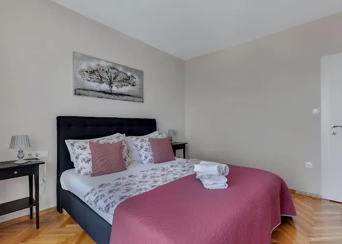 Mia Mirela * Makarska